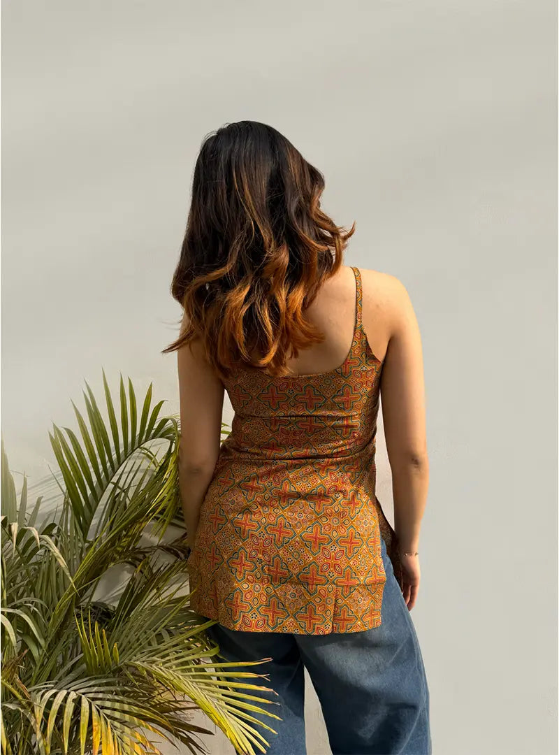 Kaveri Short Sleeveless Kurti