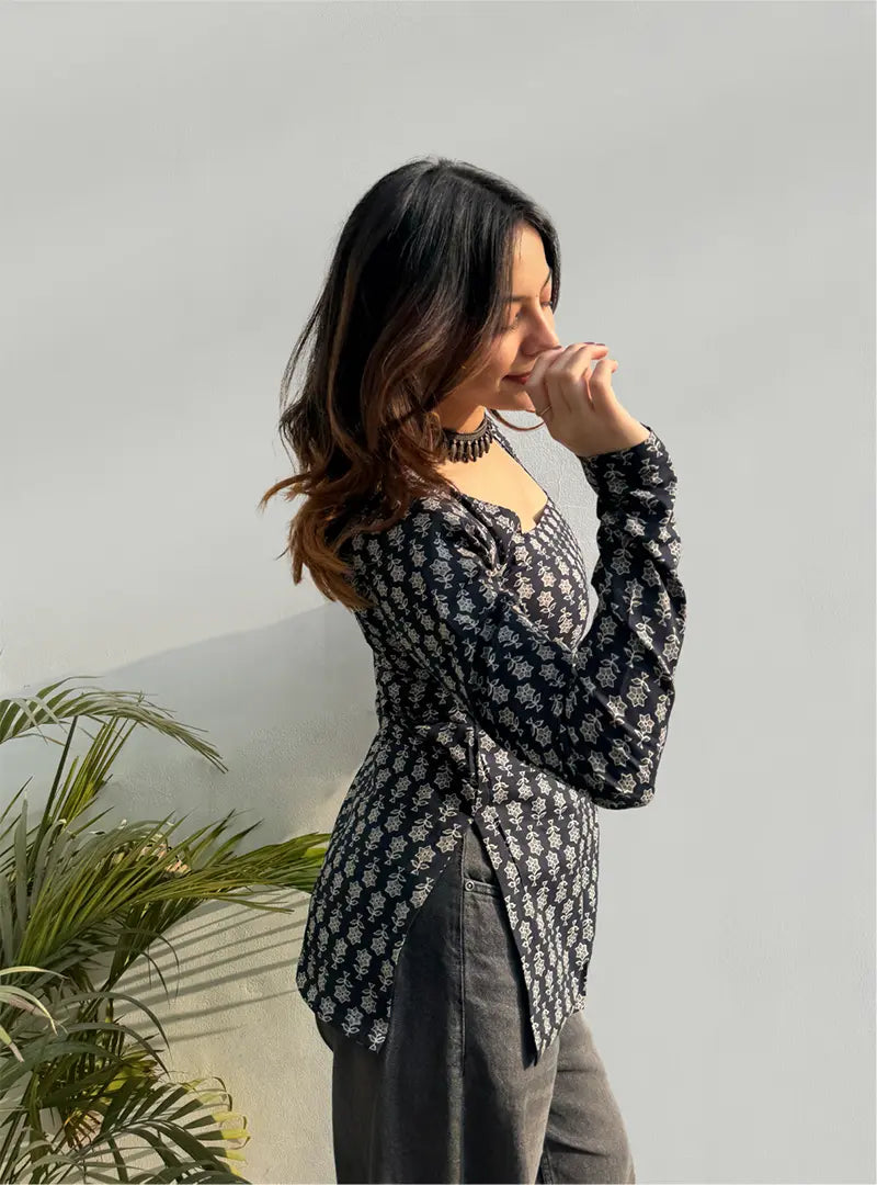 Rimjhim Square Neck Kurti