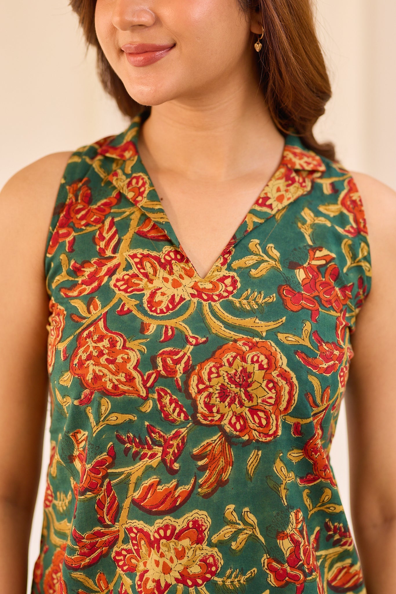 Floral Dark Green  printed Sleeveless Short Kurti