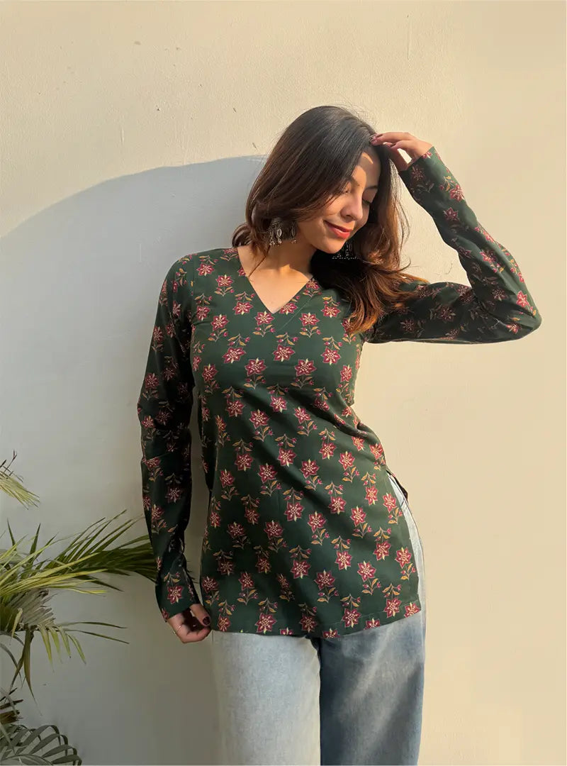 Dhaara Straight Sleeves Kurti by Evara