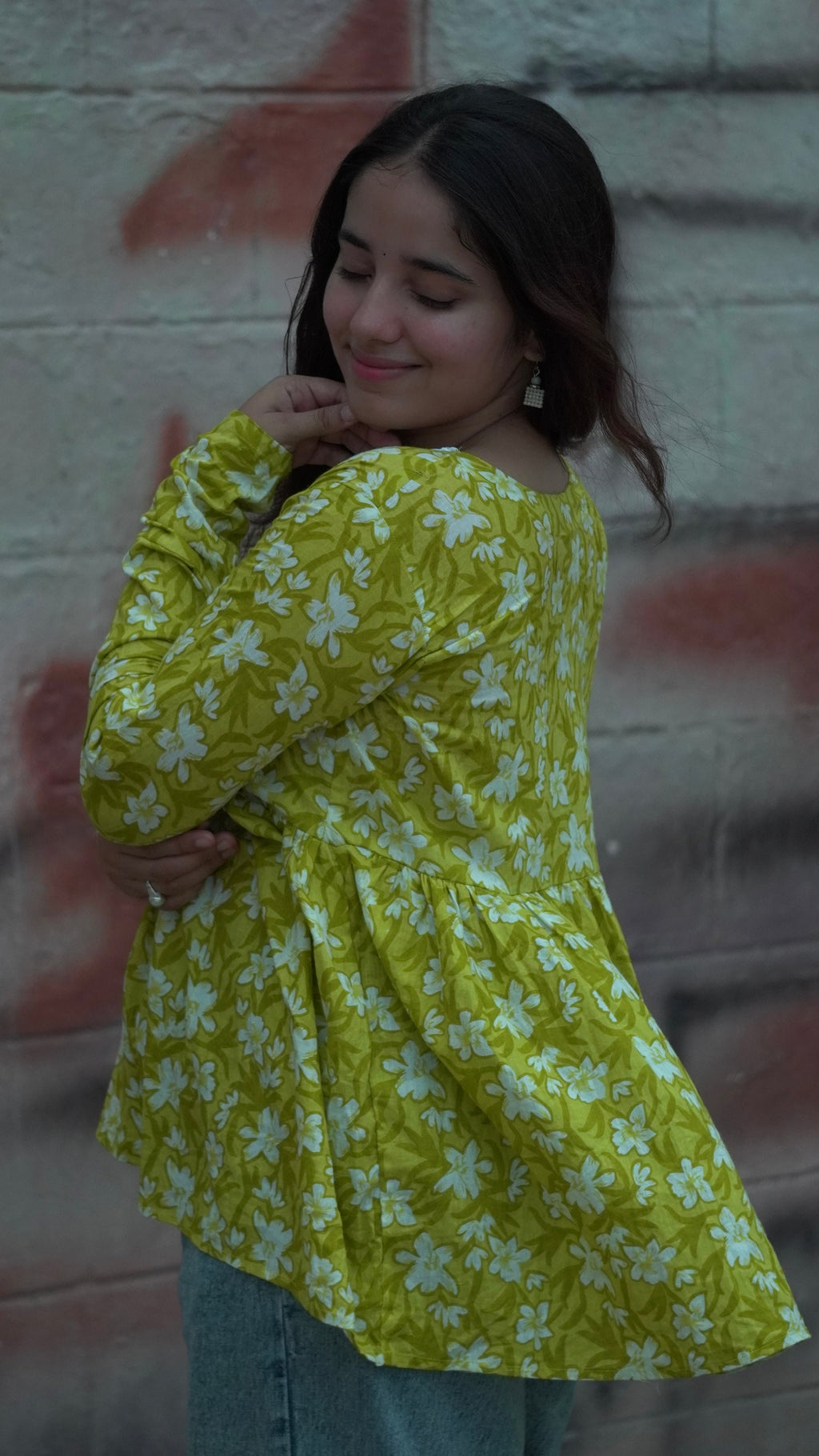 Sunehri Phool – Flowy Yellow Floral Cotton Kurti with V-Neck & Full Sl