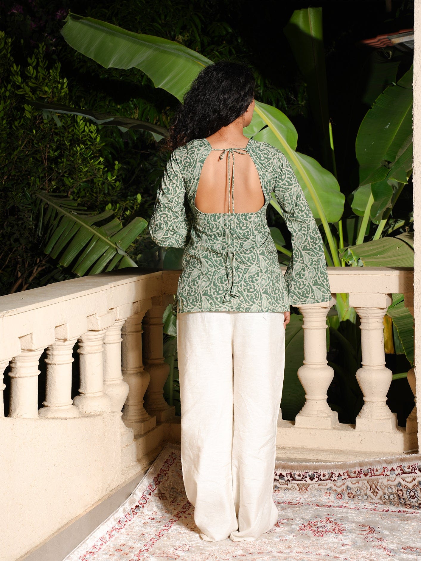 Aani Deep Back Sleeved Kurti