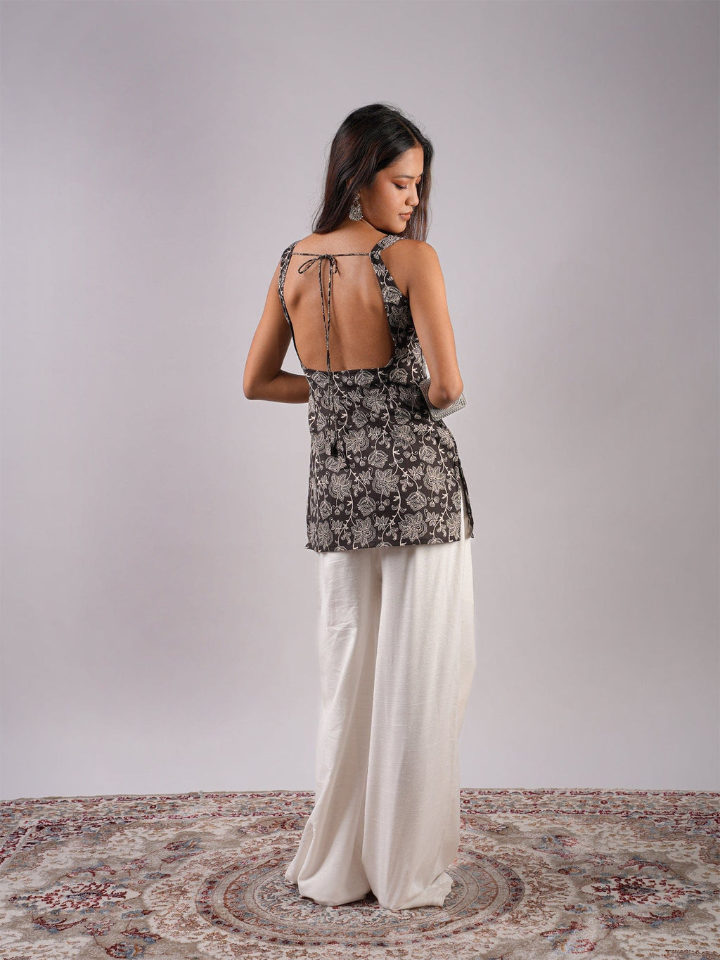 Tanvi Deep Back Kurti